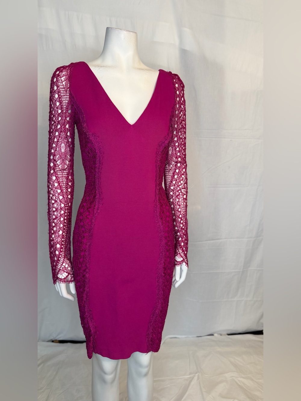 Emilio Pucci Magenta V-Neck Long Sleeve Lace Sheath Dress